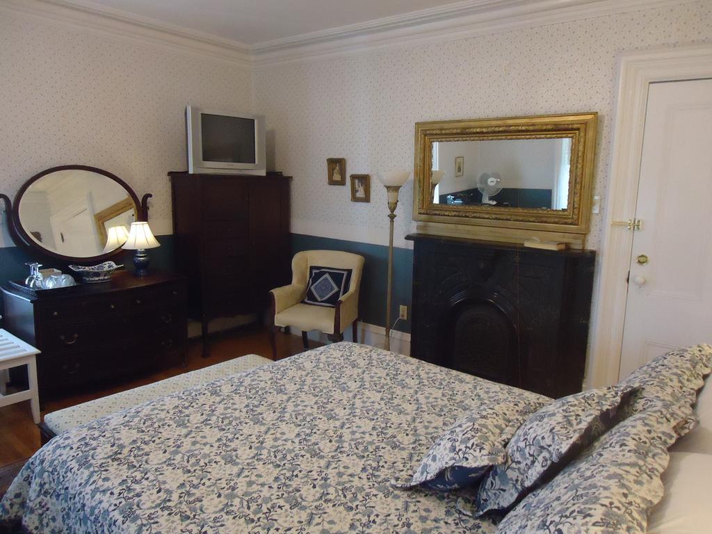 Governor'S Mansion Inn Miramichi Zimmer foto
